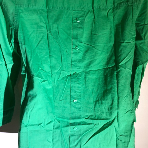 The limited kelly green buttondown 3/4 sleeve top - Picture 4 of 8